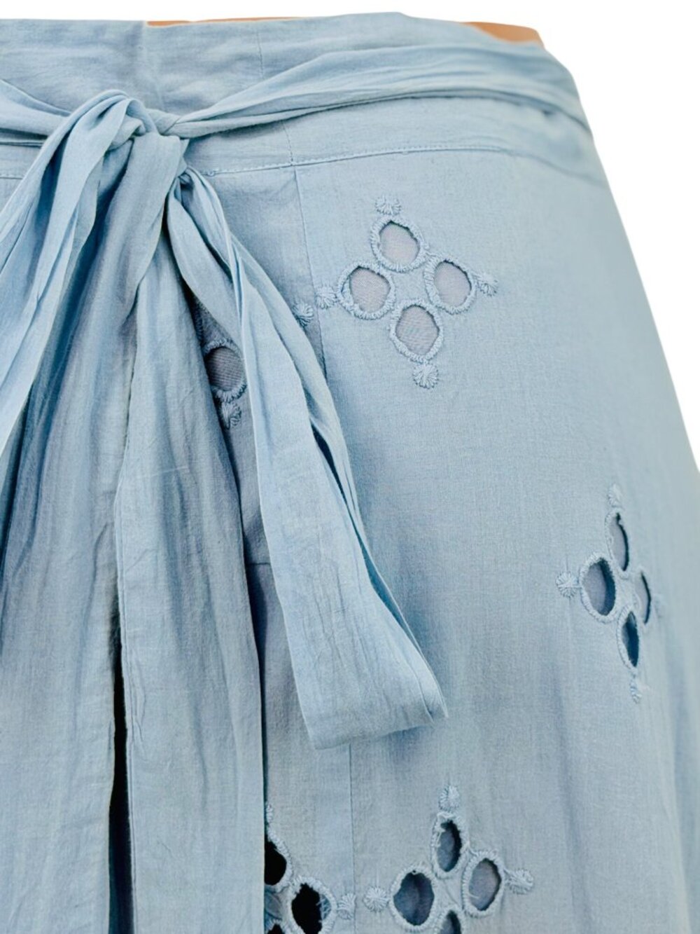 Free People Blue Eyelet Tie Waist Midi Wrap Skirt L | Coastal Boho Cottagecore - Picture 13 of 16